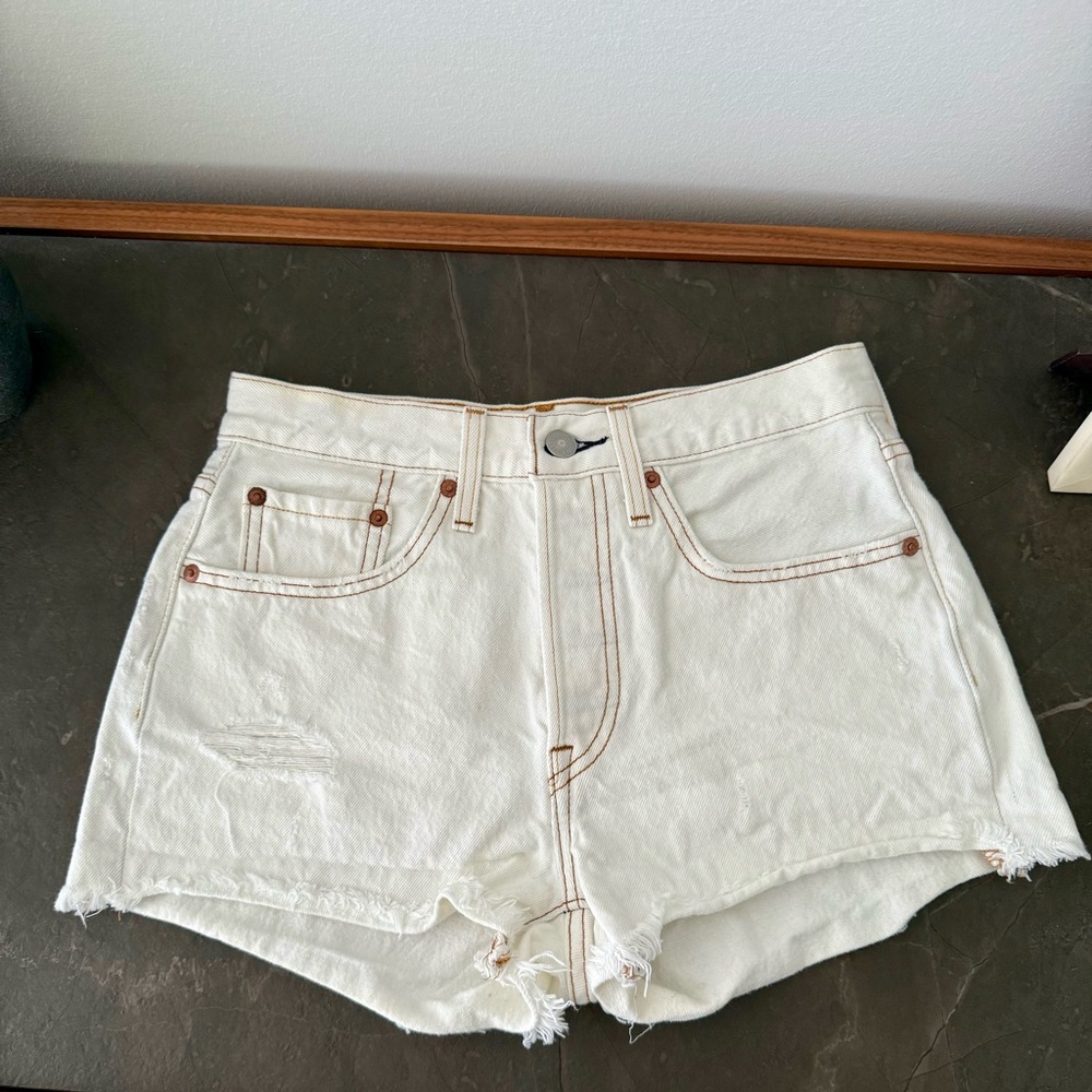 New! Levi's Premium 501 high rise white jean shorts size 26